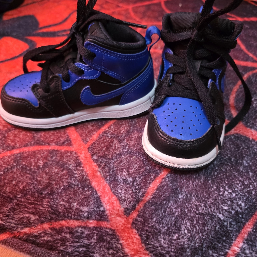 Jordan Kids Black and Blue Sneakers